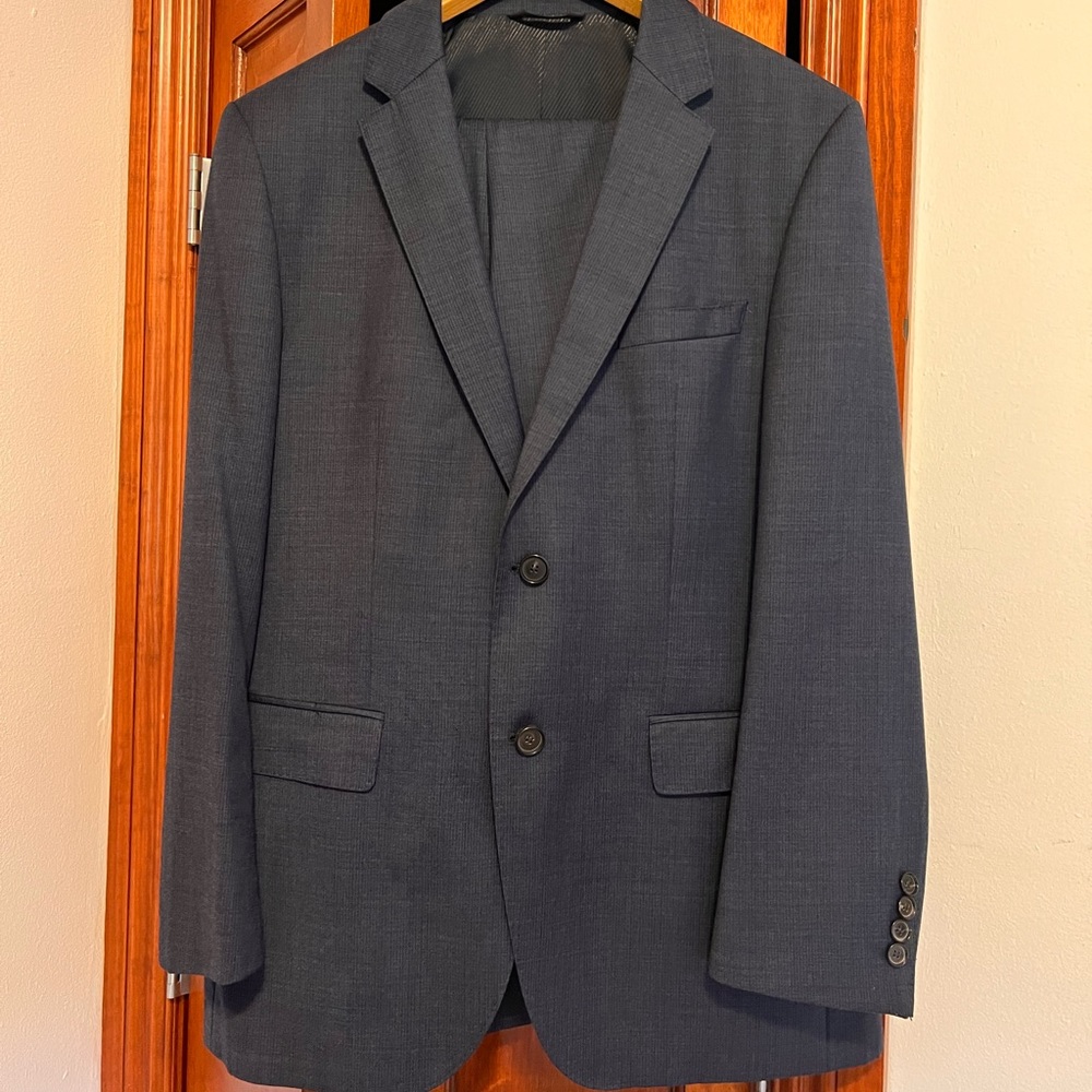 Mens Hugo Boss The James Sharp Super 120 40R In perfect condition.